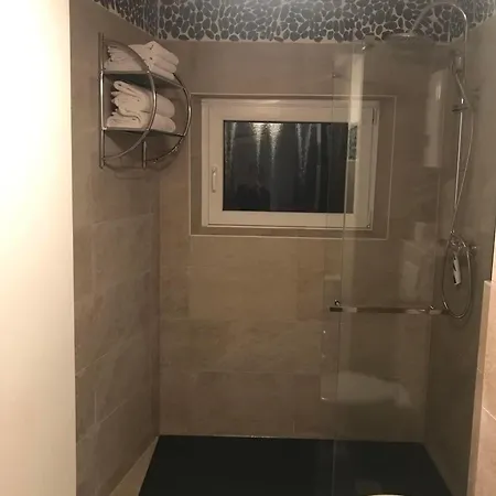 Modernes Im Duesseldorfer Norden Дюссельдорф